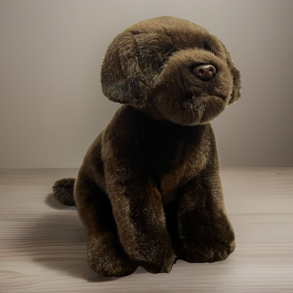 Geoffrey's Toy Box Sitting CHOCOLATE LABRADOR Plush Dog TRU Toys R Us REALISTIC